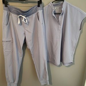 FIGS Rafaela over size scrub top size S vapor blue